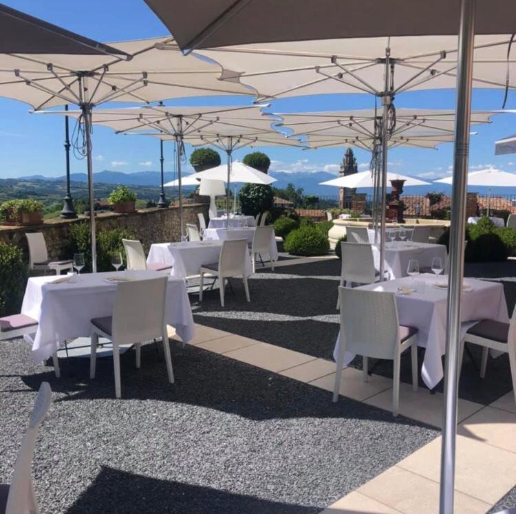 La Ribezza Boutique Hotel Monforte dʼAlba Extérieur photo
