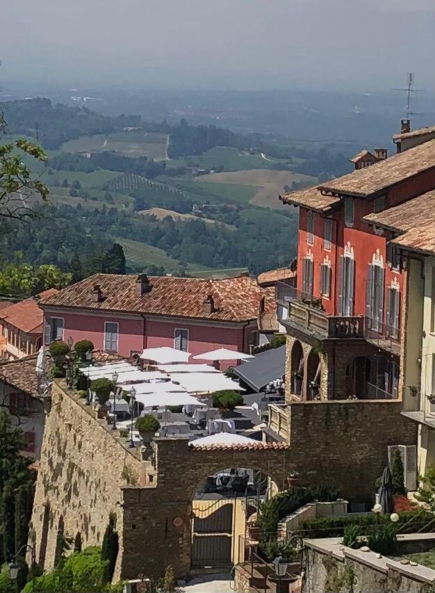 La Ribezza Boutique Hotel Monforte dʼAlba Extérieur photo
