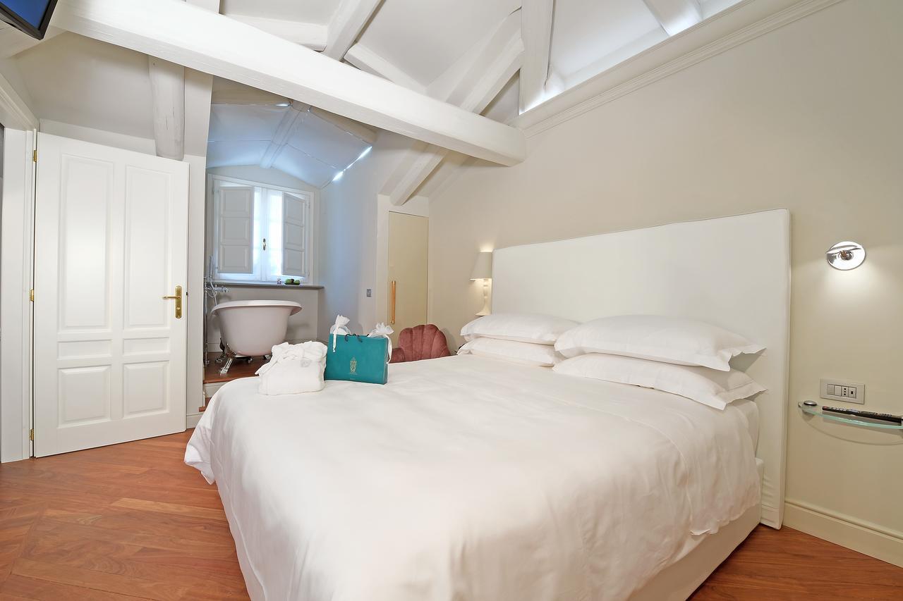 La Ribezza Boutique Hotel Monforte dʼAlba Extérieur photo